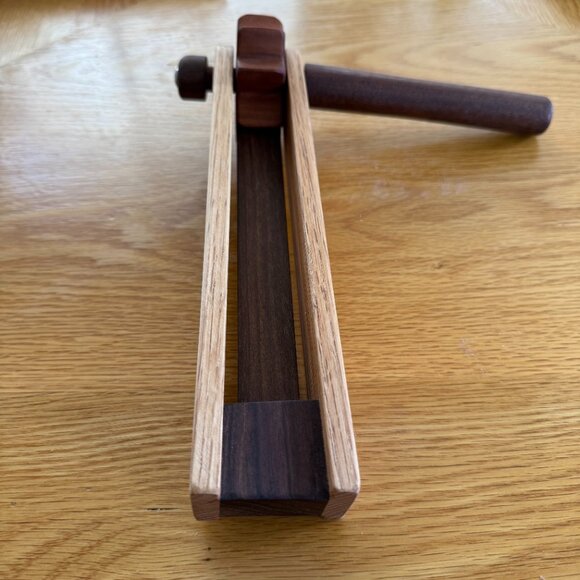 Purim Grogger Hand Crafted Oak Cherry Walnut Hardwoods Loud Noisemaker Judaica - Picture 6 of 9